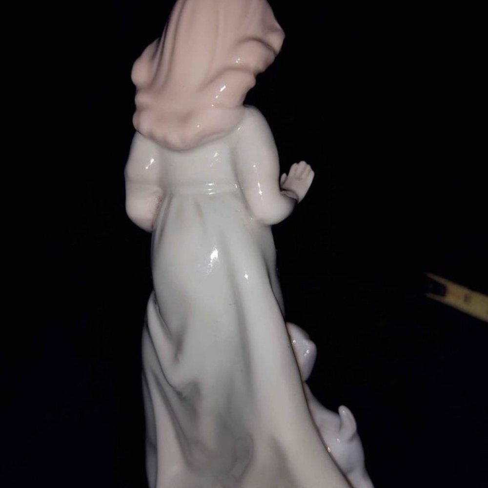 Vintage Figurine Girl with puppy dog porcelain - Picture 5 of 8